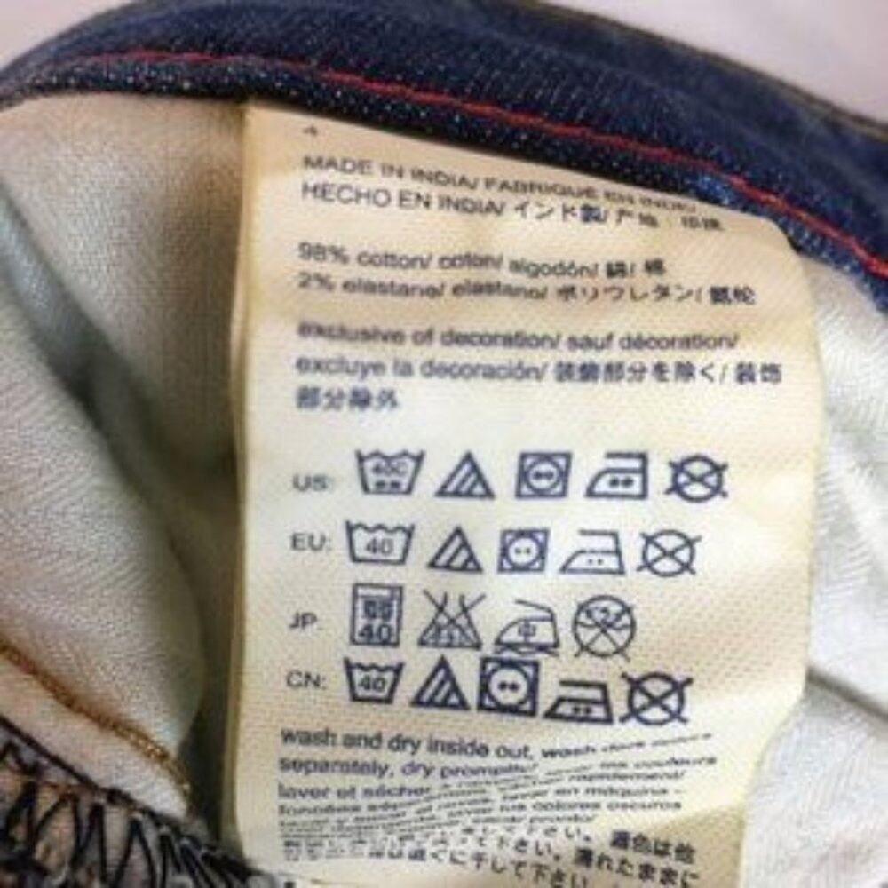 Tommy Hilfiger Distressed Boyfriend Jean size 4 - Picture 7 of 8